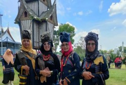 Budaya Matrilineal Minangkabau: Antara Tradisi dan Kajian Ilmiah