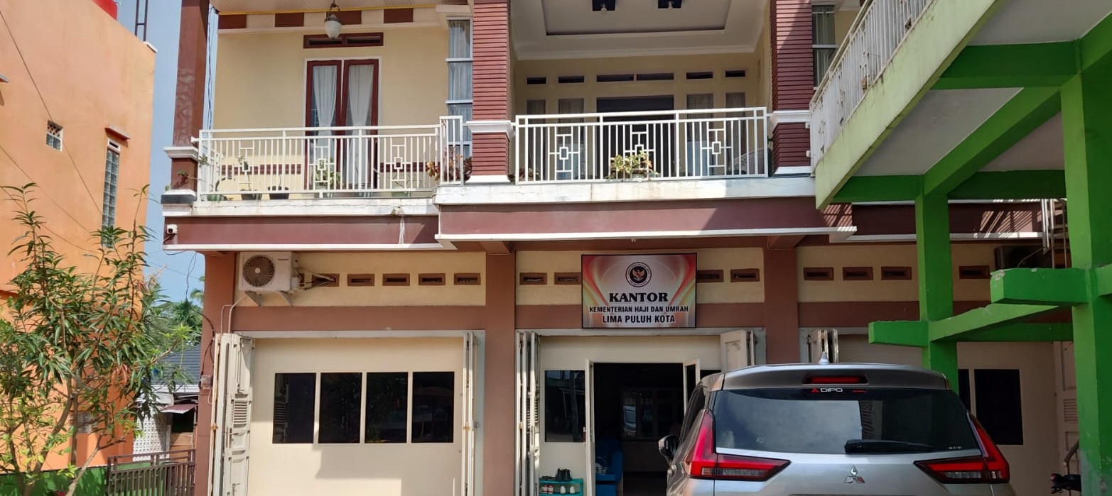 Keberangkatan ini pun diiringi doa dari sanak keluarga dan pemerintah daerah